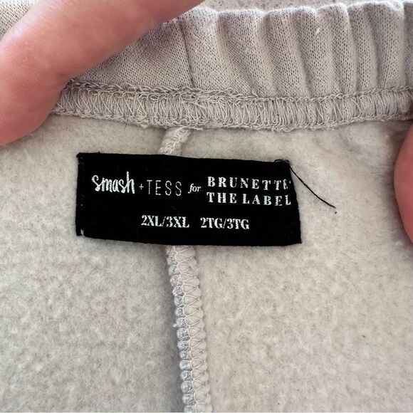 Smash + Tess X Brunette The Label “Who Run The World” Best Friend Jogger - Picture 6 of 7